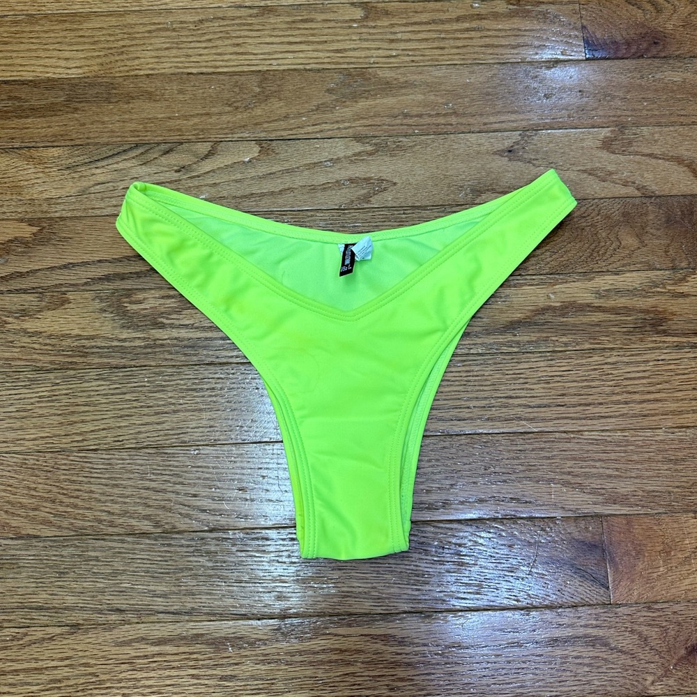 PrettyLittleThing Neon Yellow Deep Side V Bikini Bottom